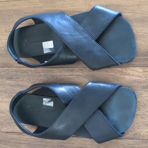 Vivobarefoot Duo Sandal size 6